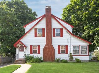 135 Stuyvesant Ave, Merrick, NY 11566