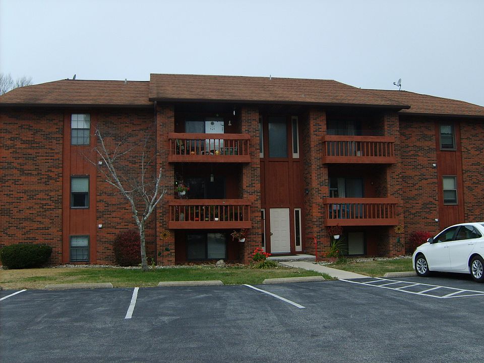 1st image of 801 Lancashire Dr APT 7