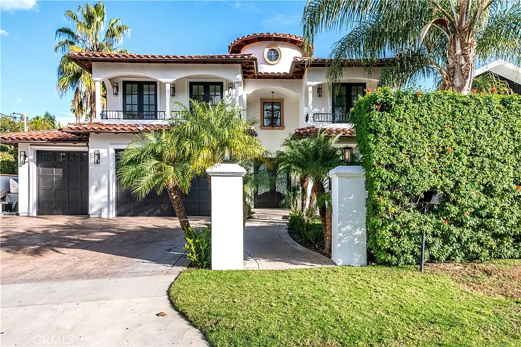 5 bed, 5.5 bath, 4654 sqft, $19,000 — Photo 1