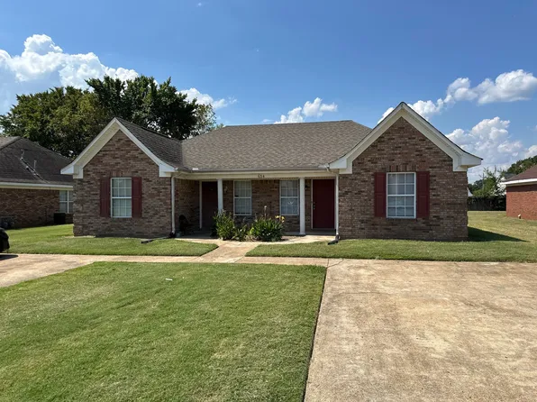 634 Old Humboldt Rd APT B, Jackson, TN 38305