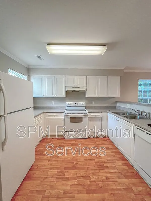 Smith Creek Village Townhomes — Photo 4
