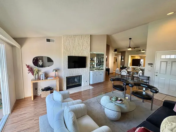 108 Desert Falls Dr E, Palm Desert, CA 92211
