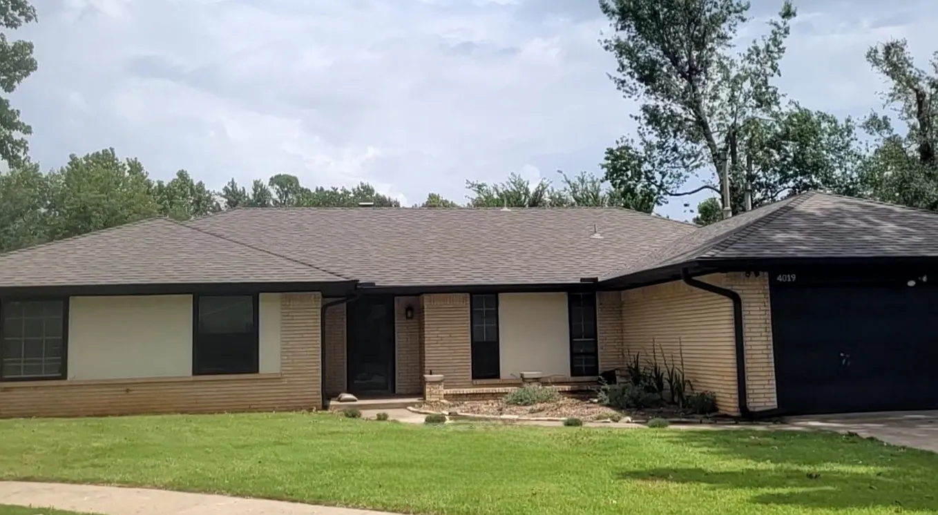 3 bed, 2.5 bath, 2118 sqft, $1,995 — Photo 1