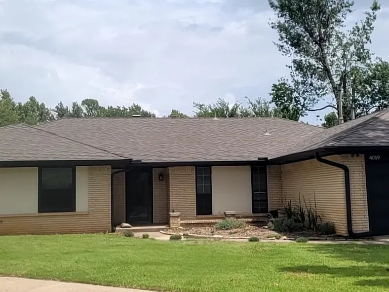 4019 Coventry Ln — Photo 1