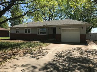 114 E Briggs Ave, Roodhouse, IL 62082