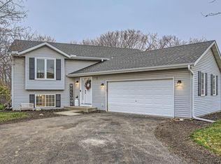 1016 E Orchard St, Belle Plaine, MN 56011