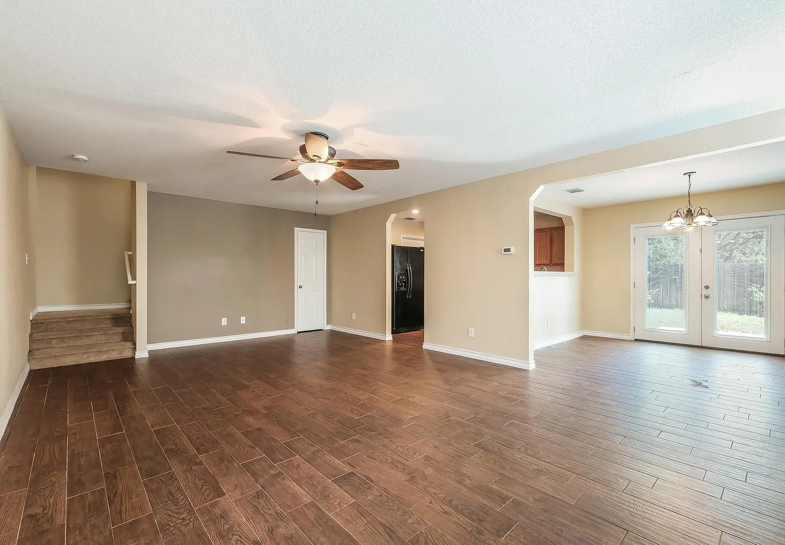 3 bed, 2.5 bath, 1856 sqft, $1,700 — Photo 2