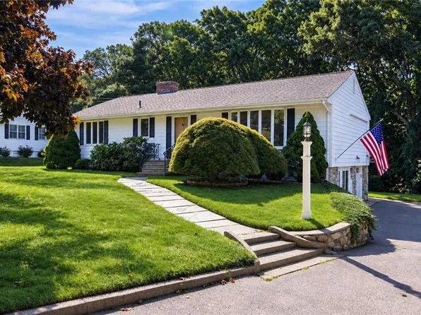 24 Sherwood Dr, Westerly, RI 02891