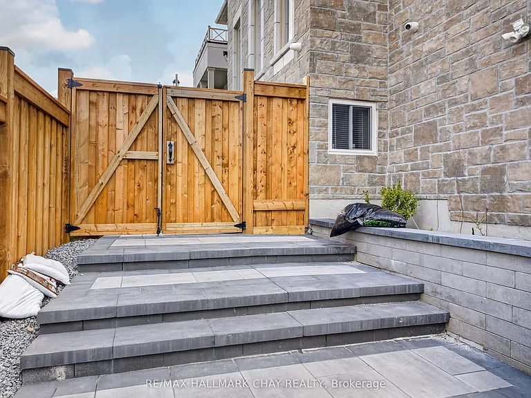 63 Janes Cres #BASEMENT — Photo 5