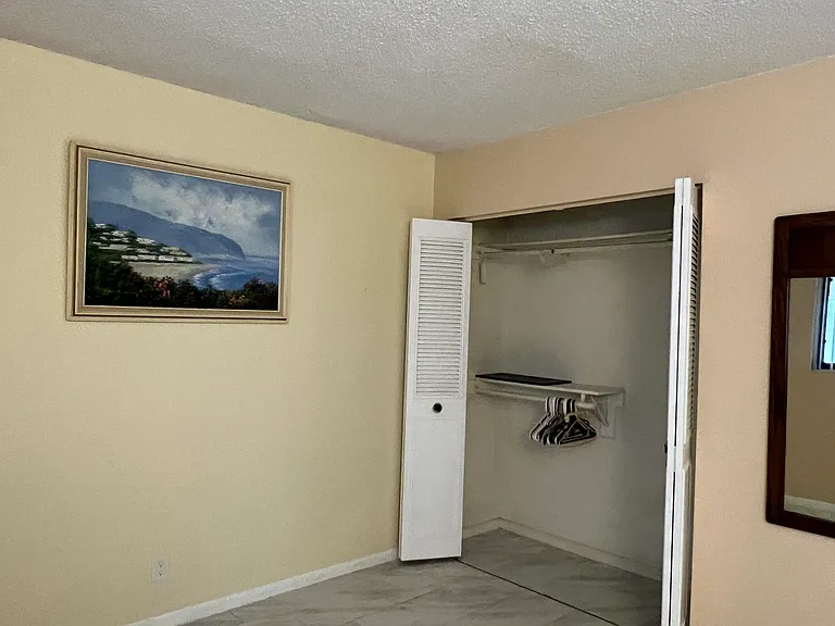 5220 Las Verdes Cir #101 — Photo 21