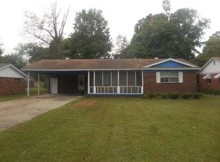 609 S 3rd St, Hayti, MO 63851