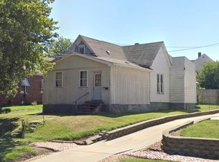 116 W Maple St, Canton, IL 61520
