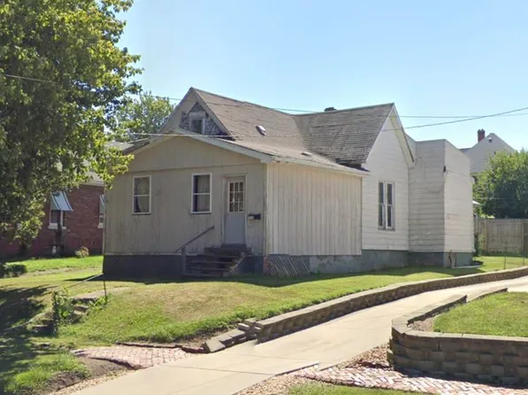 116 W Maple St, Canton, IL 61520