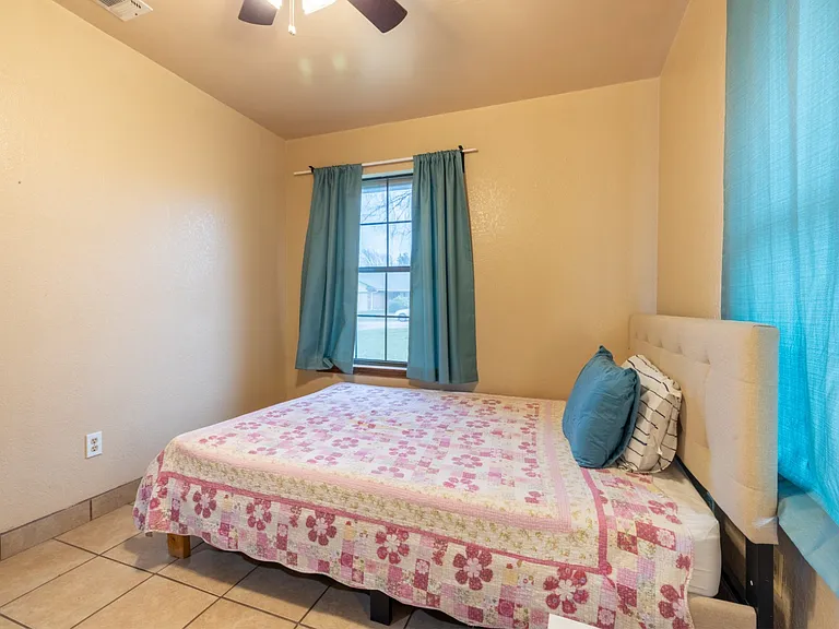2202 Oxford Blvd — Photo 28
