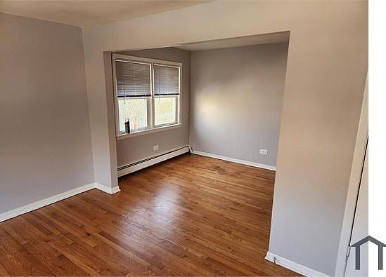 4th image of 8927 S Dauphin Ave APT 2N
