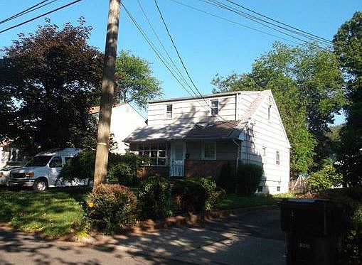 2nd image of 910 Lewis Ave