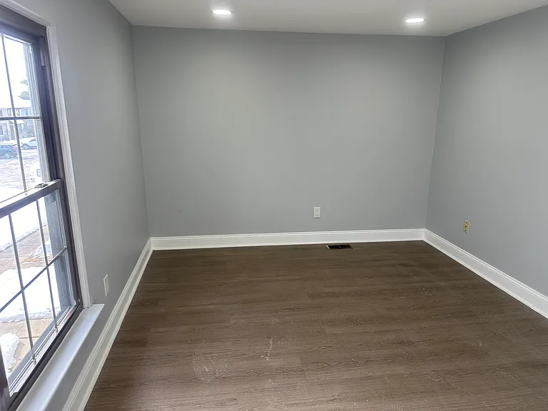 203 Franklin Ct — Photo 9