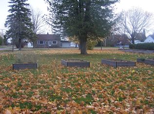 208 S F St, Cheboygan, MI 49721