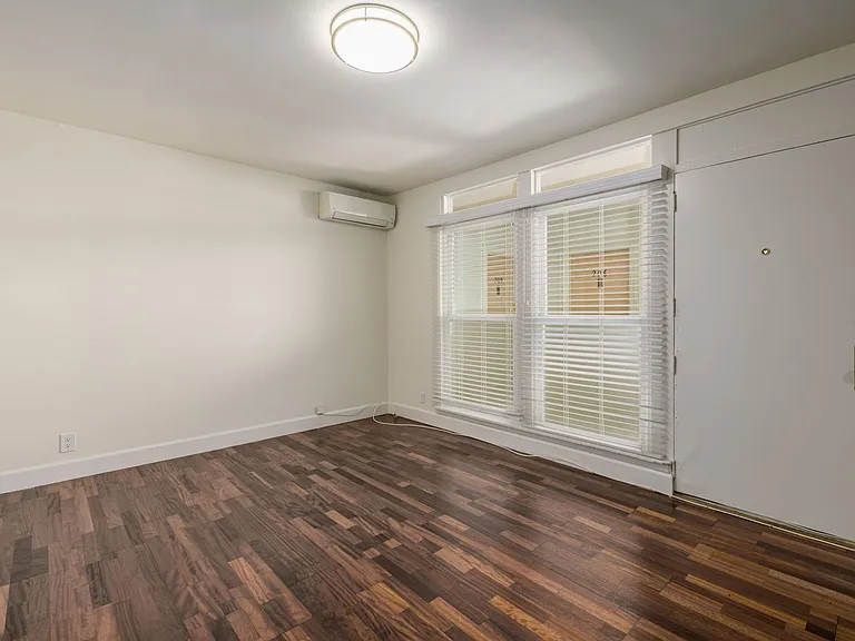 6871 Franklin Ave - Hollywood Cozmo — Photo 7