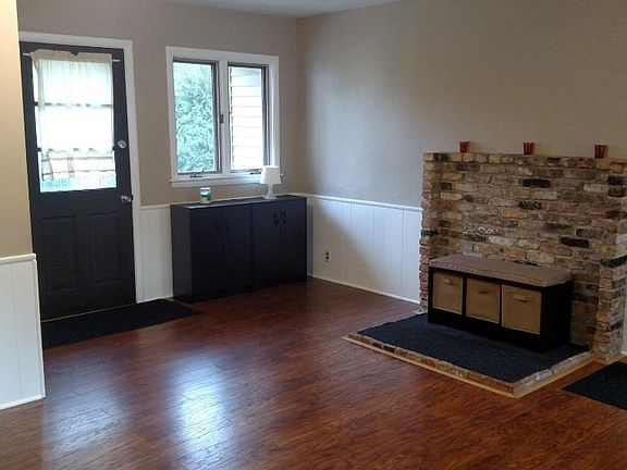 Large kitchen/dining area perfect for entertaining