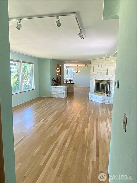 5th image of 6609 Husky Way SE