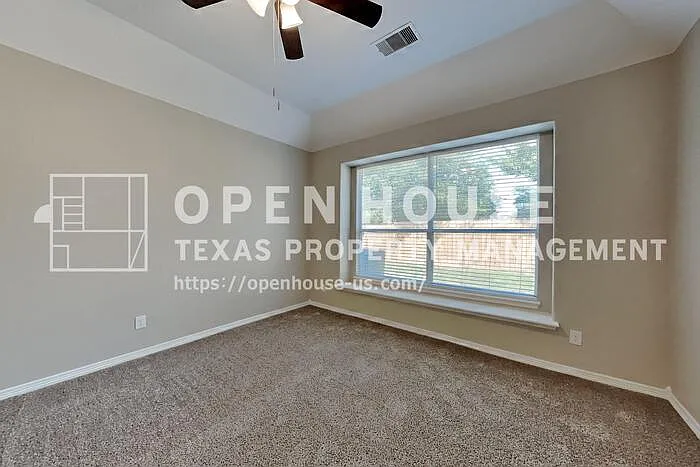 8000 N Tarrytown Crossing Dr — Photo 8