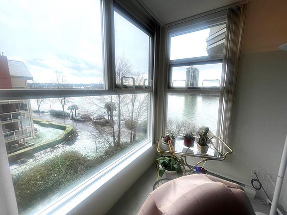 5th image of 1250 Quayside Dr #403