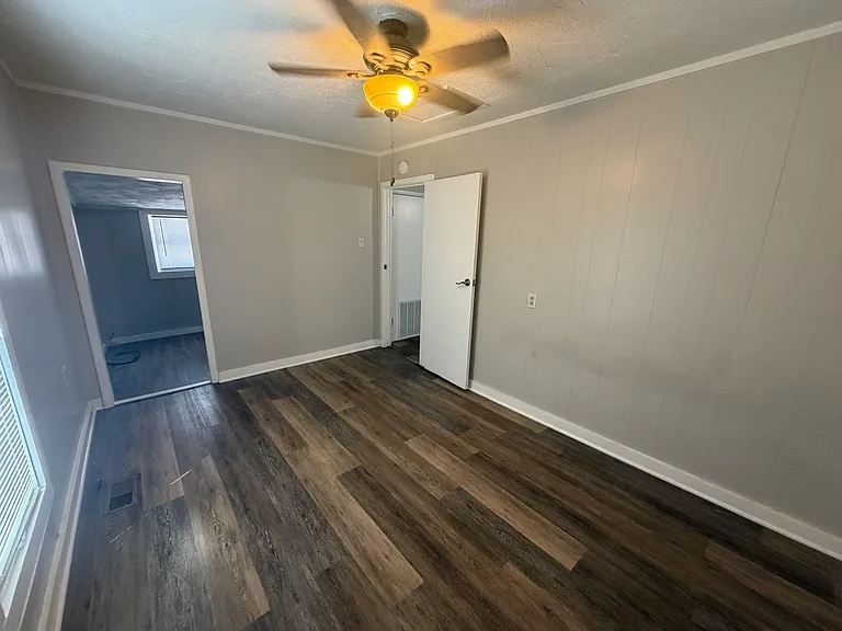 120 E Boone St — Photo 12