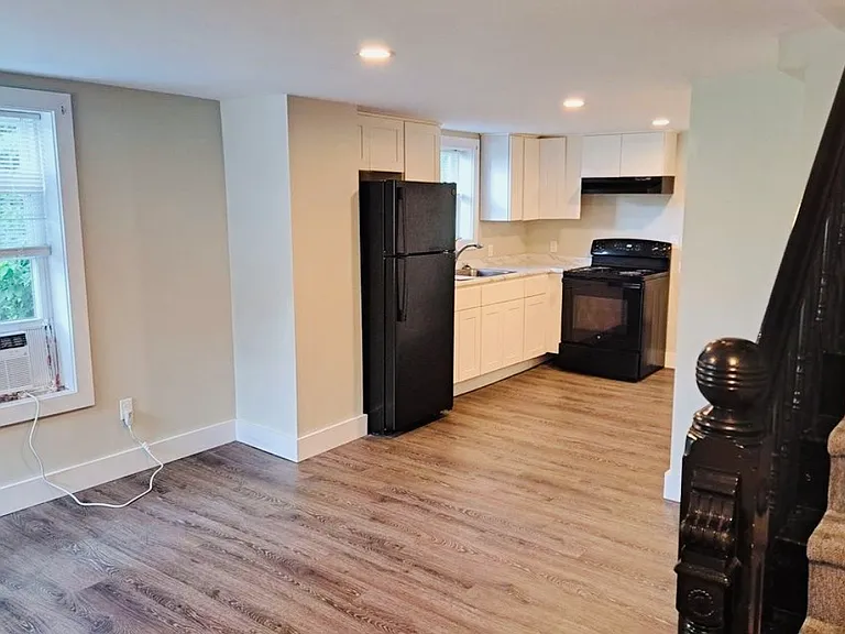 2046 Hartford Ave #5 — Photo 16