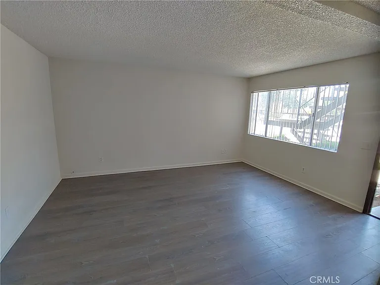 4211 Mountain Dr — Photo 4