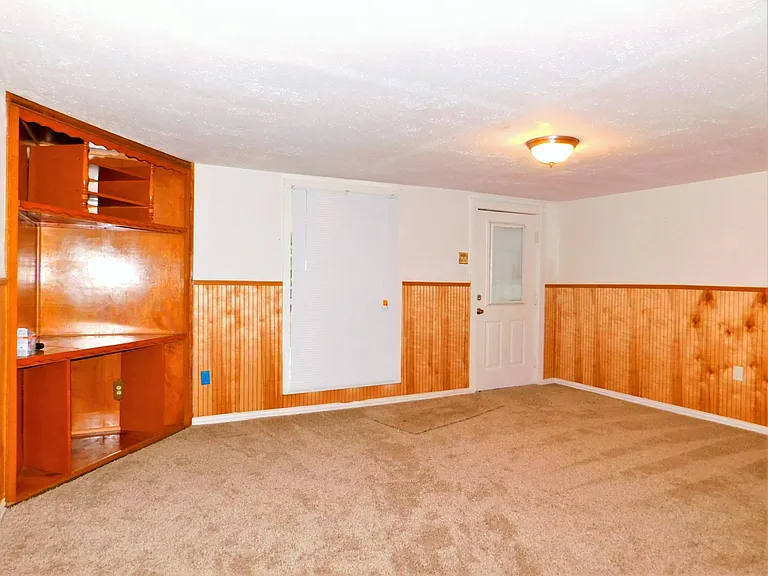 1007 W Collins St — Photo 4