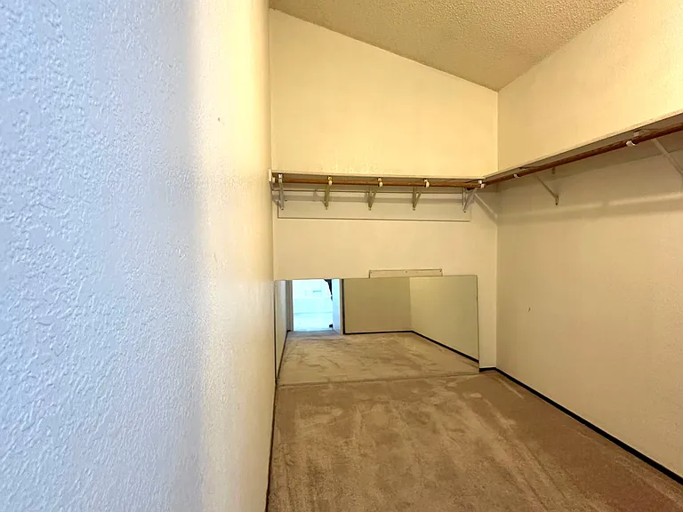 528 Fuchsia Dr — Photo 32