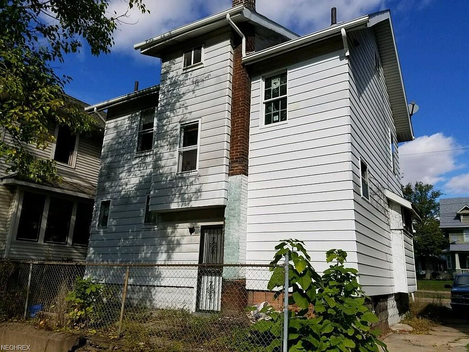 2nd image of 994 W Exchange St