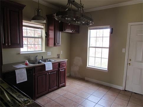 2nd image of 1022 Spruce St