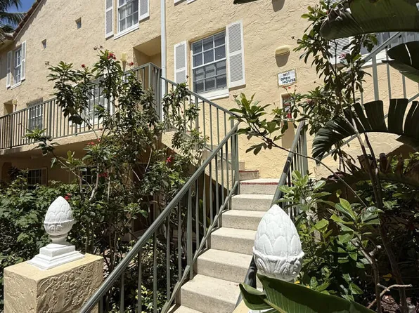 1015 Lake Shore Drive #203, Lake Park, FL 33403