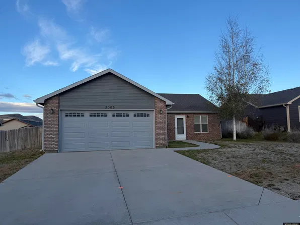3006 Lerwick Dr, Rawlins, WY 82301