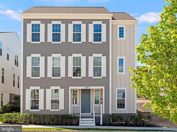 3119 Overlook Dr, Mechanicsburg, PA 17055