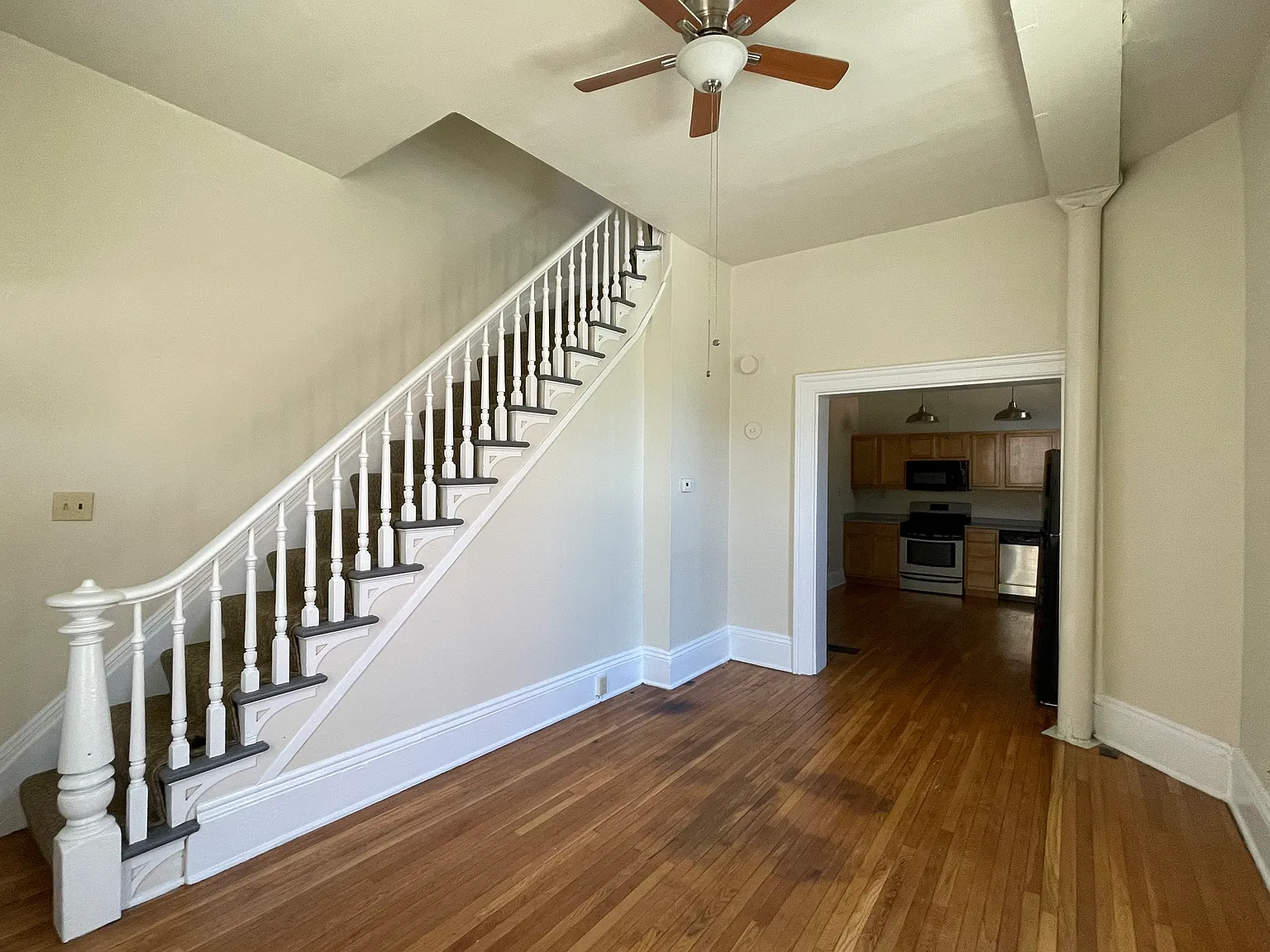 1 bed, 800 sqft, $1,250 — Photo 2