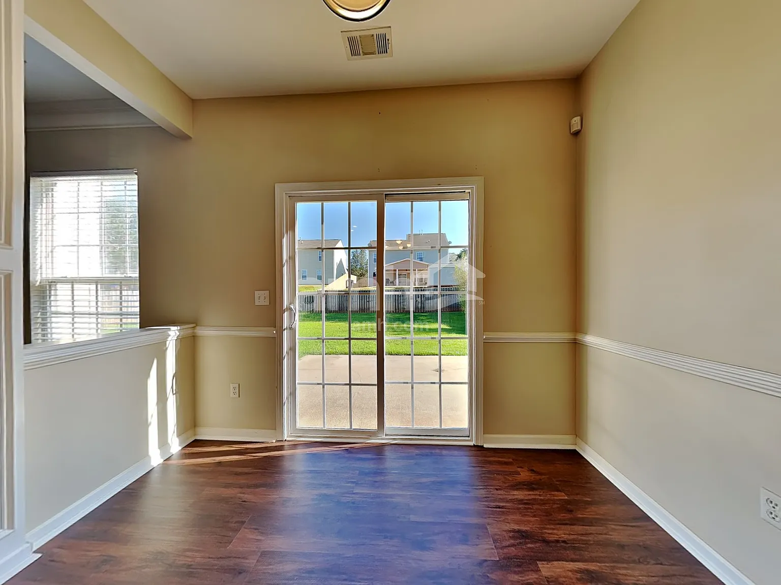 3 bed, 2.5 bath, 2148 sqft, $2,210 — Photo 4