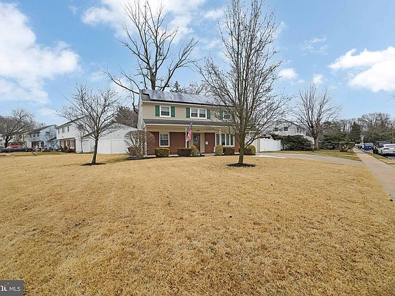 3rd image of 11 Heritage Rd