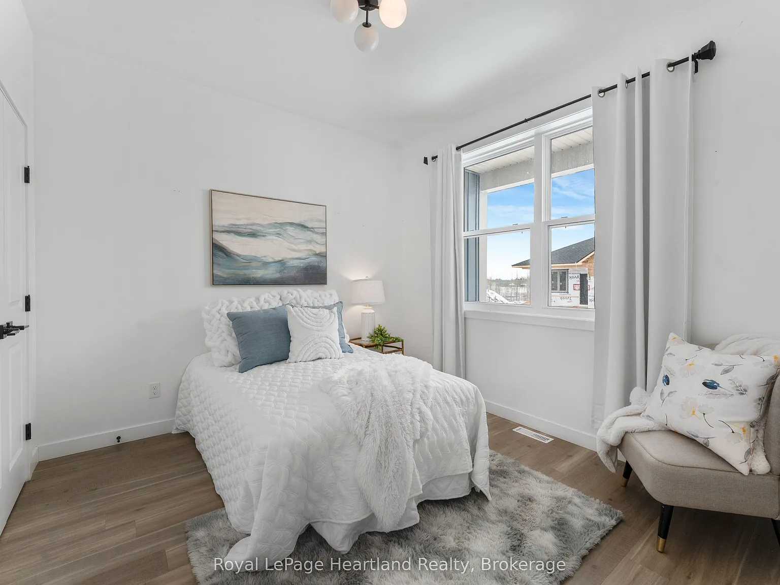 2 bed, $2,400 — Photo 4
