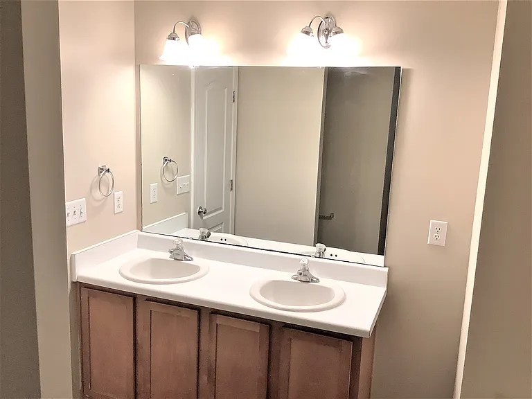 2758 Windchase Dr — Photo 11