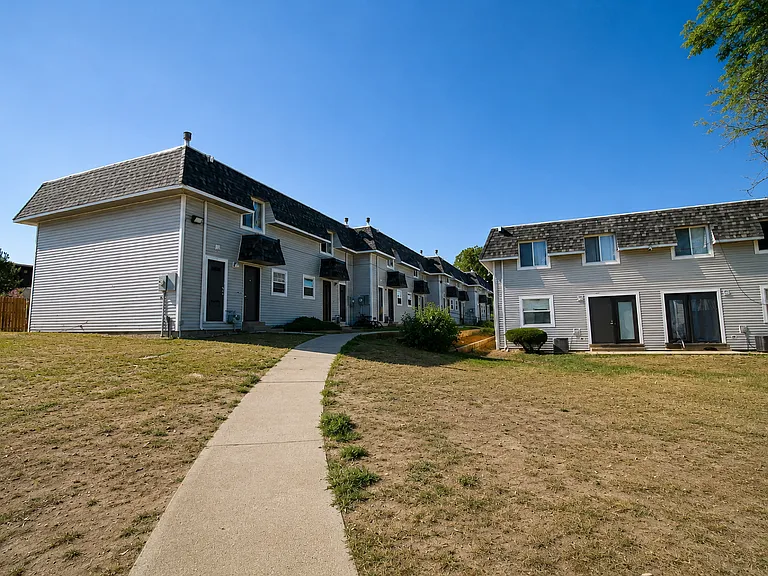 Montview Heights — Photo 12
