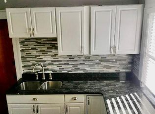 1 Edgewood St #2, Worcester, MA 01602