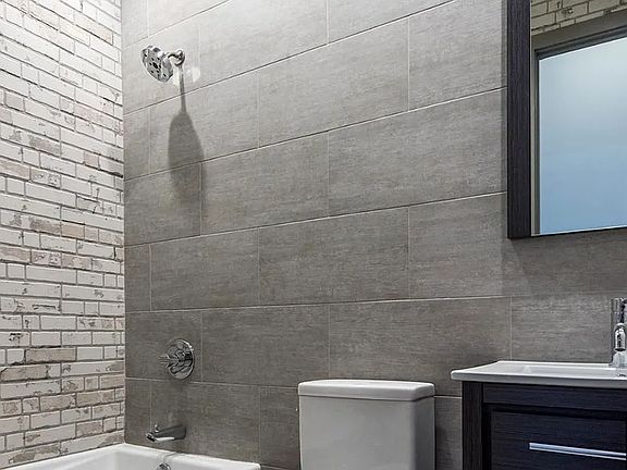5th image of 230 Jefferson St #2M