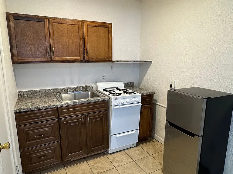 2712 W Colorado Ave — Photo 5