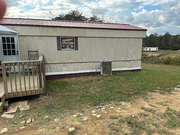 3rd image of 1365 Mohawk Ridge Rd