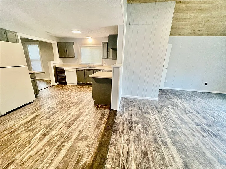 223 E Filbert St — Photo 19