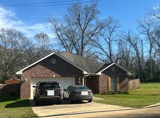 204 N Locust St, McComb, MS 39648