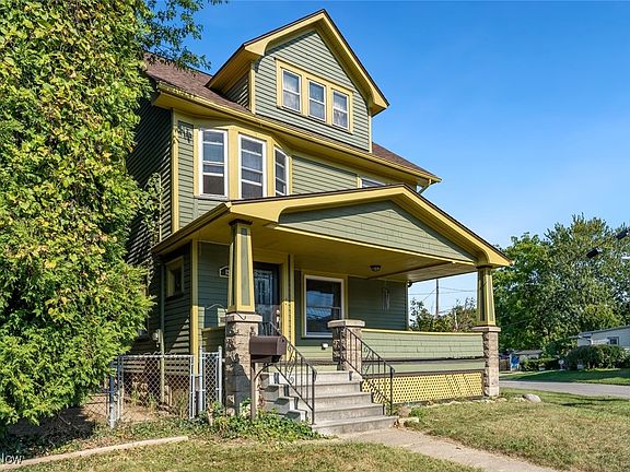 2nd image of 1201 Lake Ave
